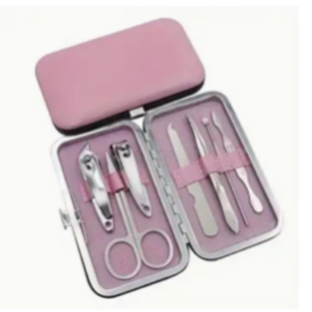 NWT 7pc Manicure Set in Case